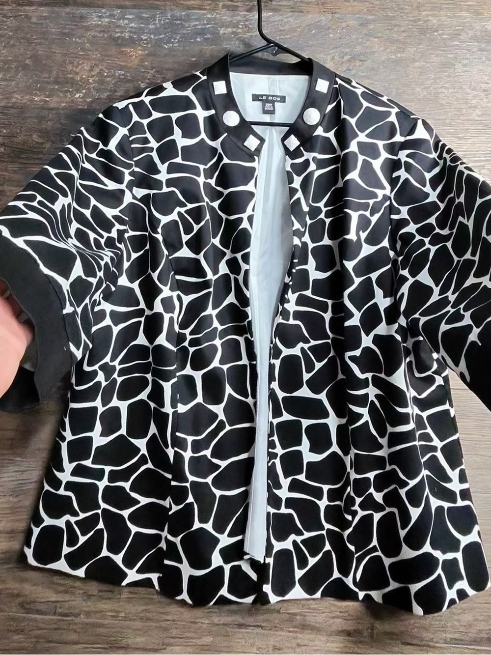 LE BOS Black & White Animal-Print Short Blazer